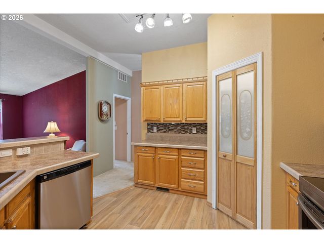 2854 Ne 46TH Loop, Lincoln City, OR 97367