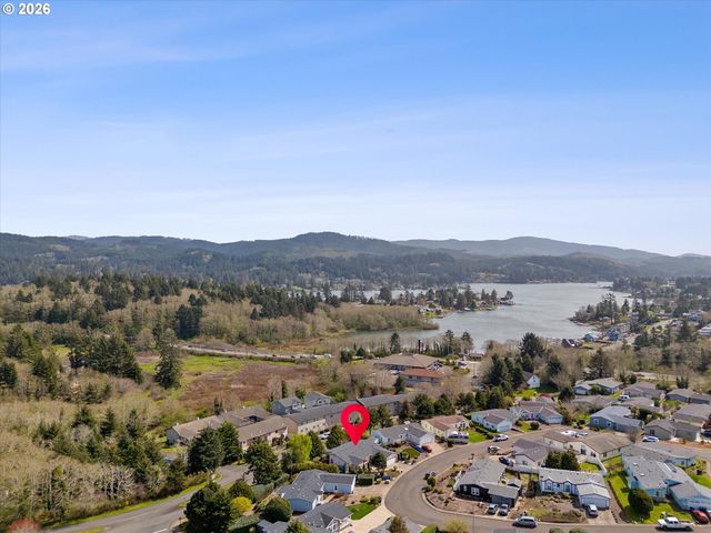 2854 Ne 46TH Loop, Lincoln City, OR 97367