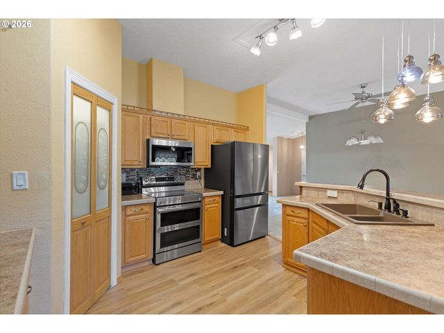 2854 Ne 46TH Loop, Lincoln City, OR 97367