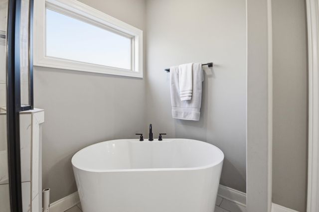 9716 WOODLAND FOX LN S, Cordova, TN 38018