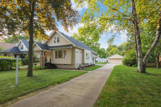 914 E Lancaster AVENUE, Whitefish Bay, WI 53217