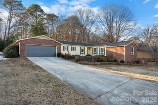 1767 12th Street Drive NW, Hickory, NC 28601