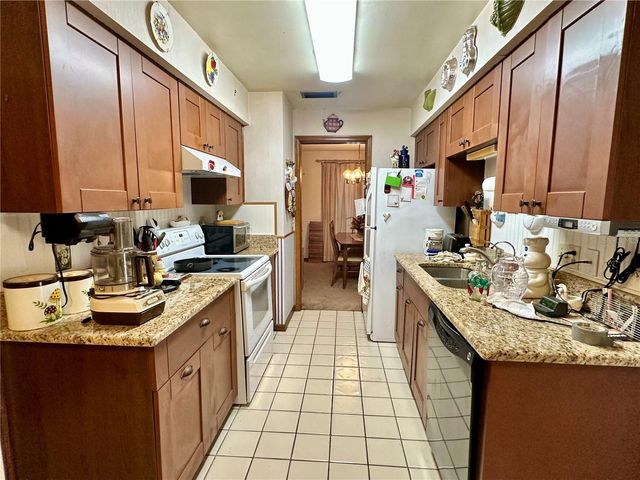 723 GASTON FOSTER ROAD, Orlando, FL 32807