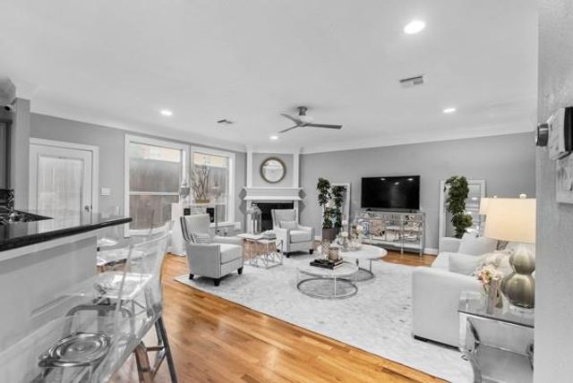 5603 Dolores Street, Houston, TX 77057