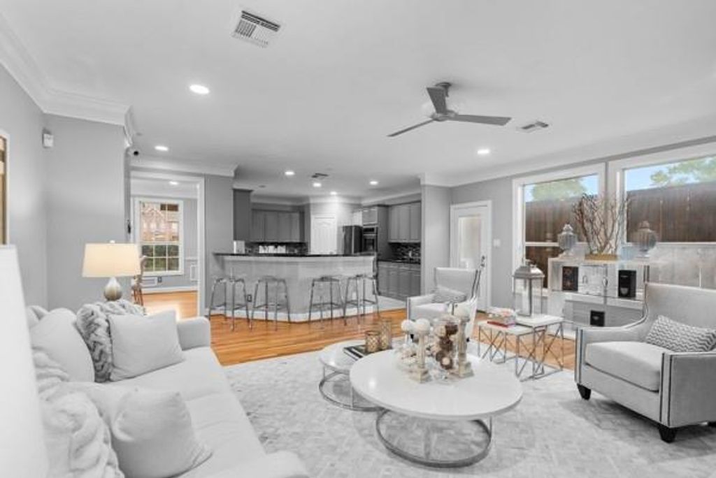 5603 Dolores Street, Houston, TX 77057