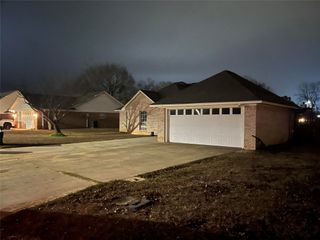 12 Lacey Street, Hooks, TX 75561