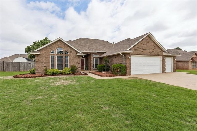 1401 Continental Way, Mustang, OK 73064