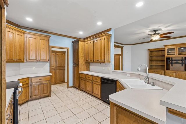 1401 Continental Way, Mustang, OK 73064