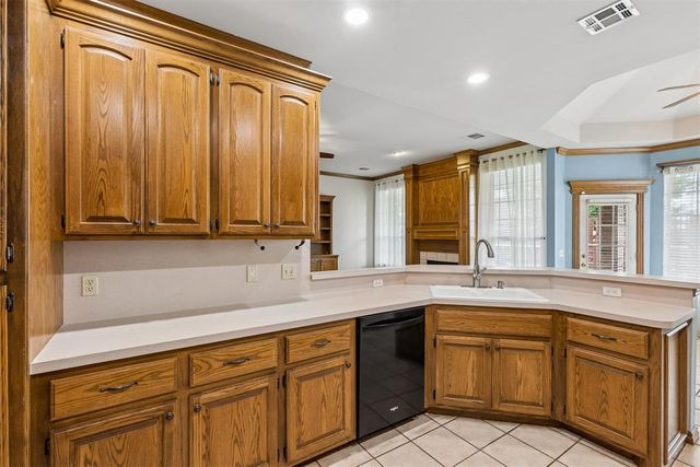 1401 Continental Way, Mustang, OK 73064
