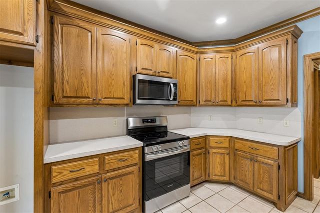 1401 Continental Way, Mustang, OK 73064