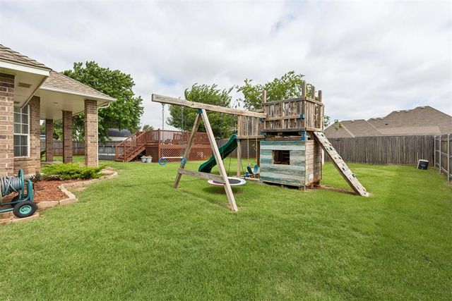 1401 Continental Way, Mustang, OK 73064