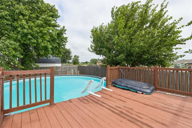 1401 Continental Way, Mustang, OK 73064