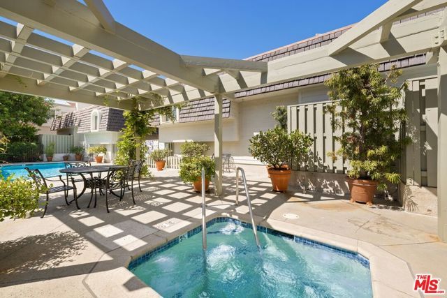 4730 Ben Avenue 13, Valley Village, CA 91607