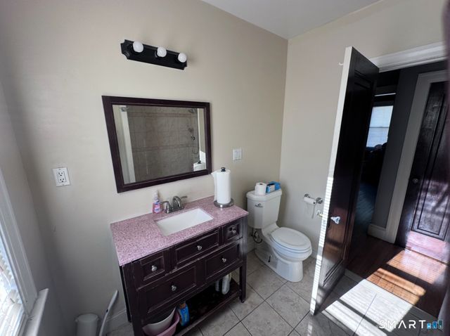 15-17 Fuller Avenue, East Hartford, CT 06108