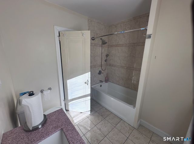 15-17 Fuller Avenue, East Hartford, CT 06108