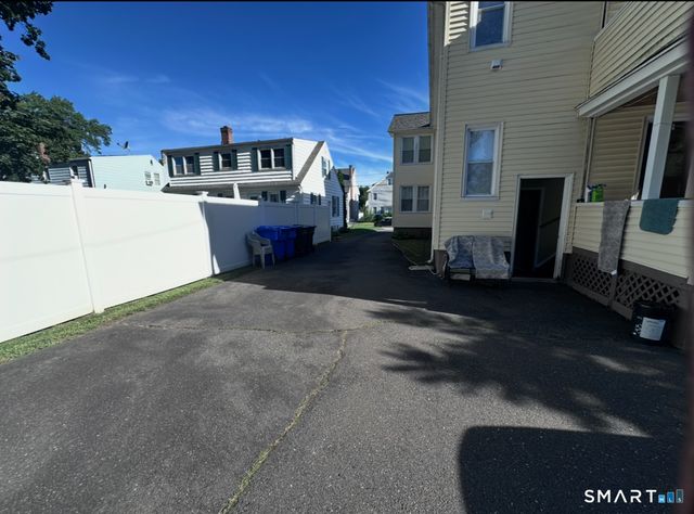 15-17 Fuller Avenue, East Hartford, CT 06108