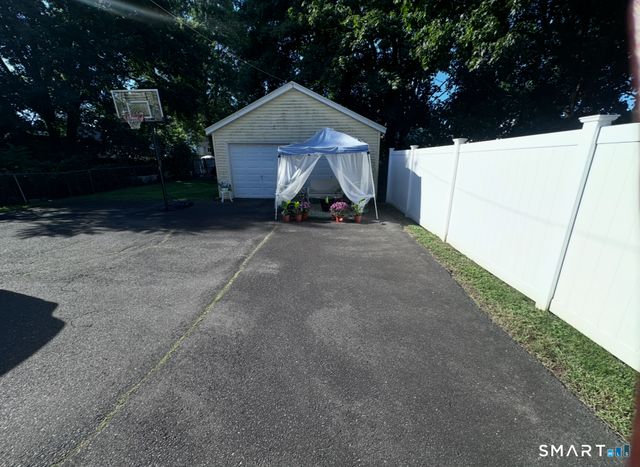 15-17 Fuller Avenue, East Hartford, CT 06108