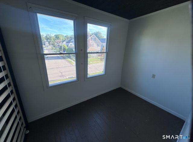 15-17 Fuller Avenue, East Hartford, CT 06108