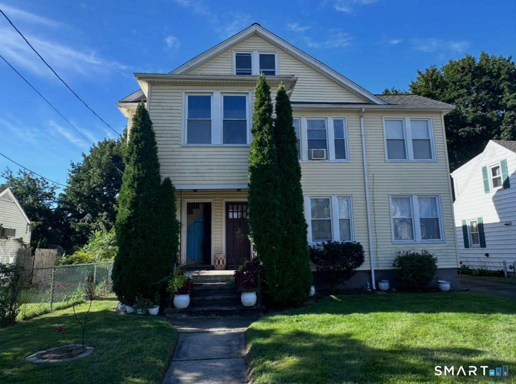 15-17 Fuller Avenue, East Hartford, CT 06108
