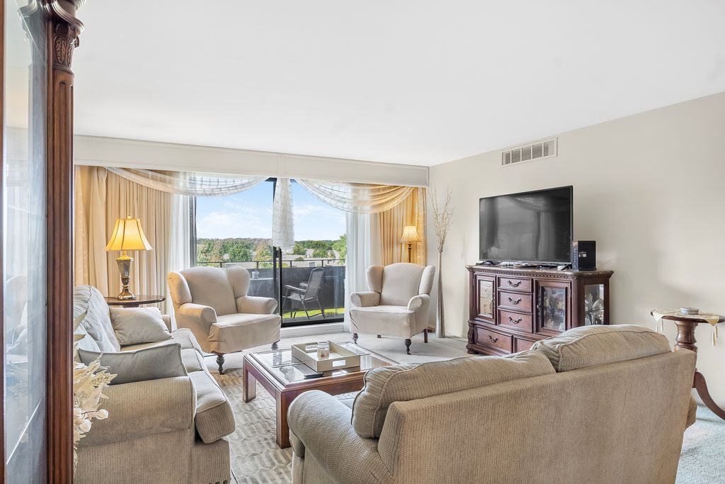 700 Wellington Avenue 509, Elk Grove Village, IL 60007 — photo 3