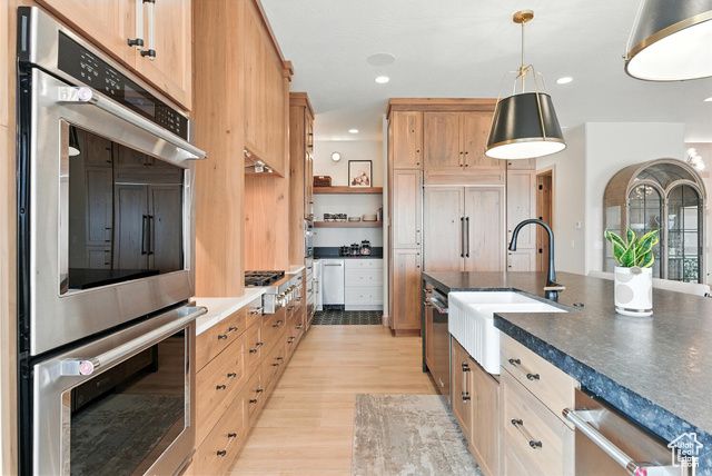 951 N GRAND HEIGHTS DR, St. George, UT 84770