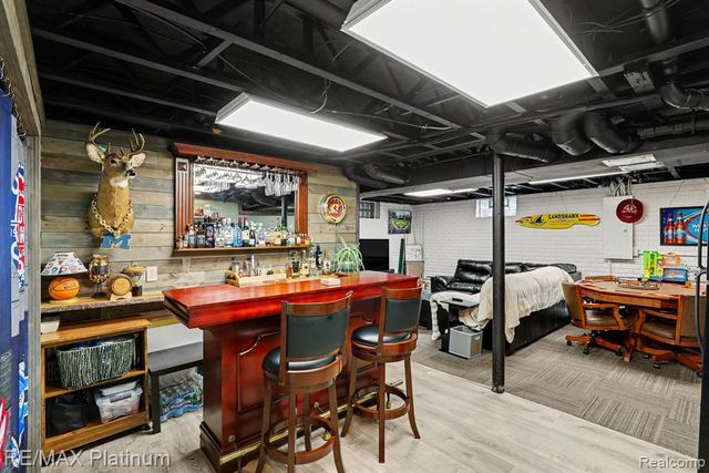 2327 Hammerslea Road, Lake Orion, MI 48359