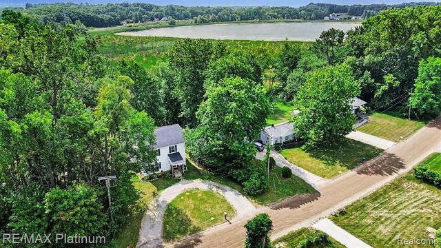 2327 Hammerslea Road, Lake Orion, MI 48359