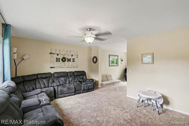 2327 Hammerslea Road, Lake Orion, MI 48359