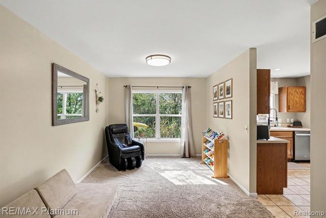 2327 Hammerslea Road, Lake Orion, MI 48359