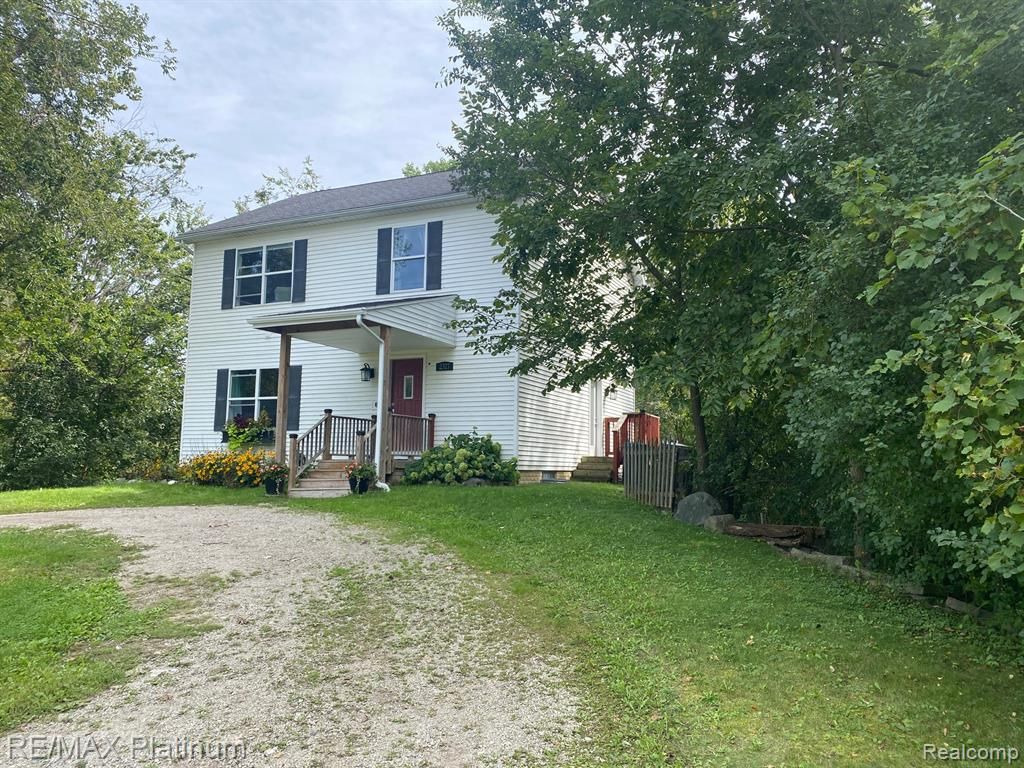2327 Hammerslea Road, Lake Orion, MI 48359