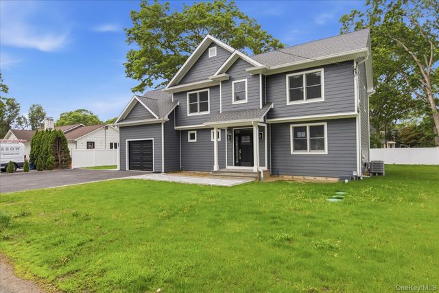 218 W Tyler Avenue, Miller Place, NY 11764