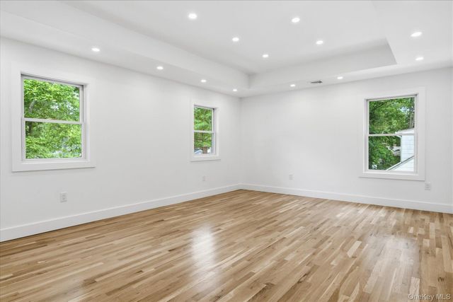 218 W Tyler Avenue, Miller Place, NY 11764