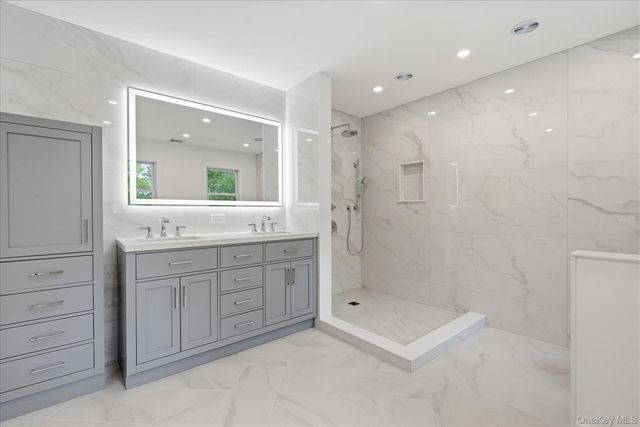 218 W Tyler Avenue, Miller Place, NY 11764