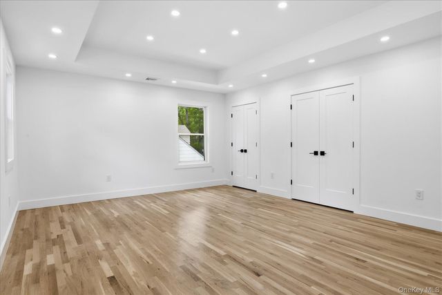 218 W Tyler Avenue, Miller Place, NY 11764