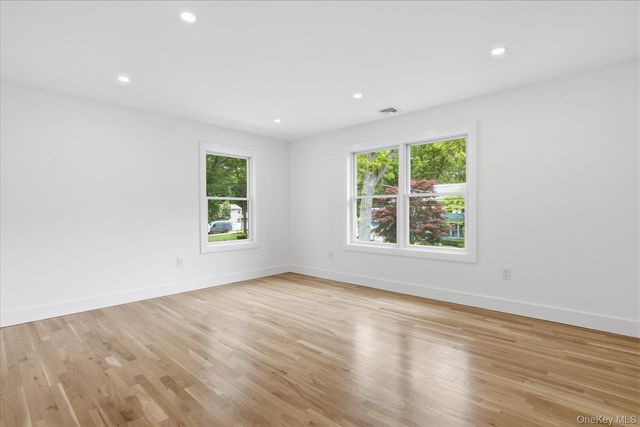 218 W Tyler Avenue, Miller Place, NY 11764