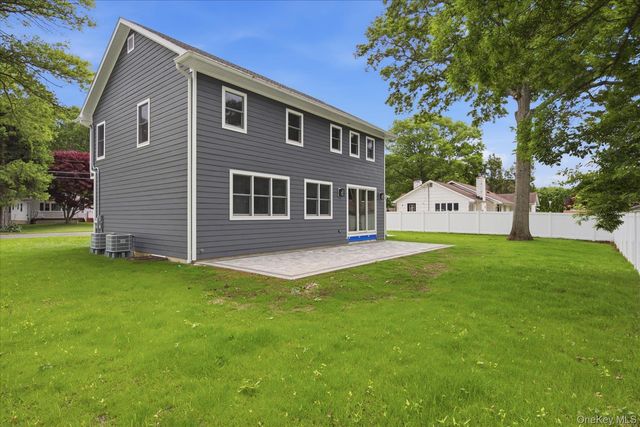 218 W Tyler Avenue, Miller Place, NY 11764