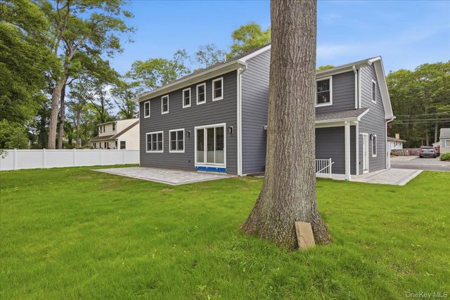 218 W Tyler Avenue, Miller Place, NY 11764