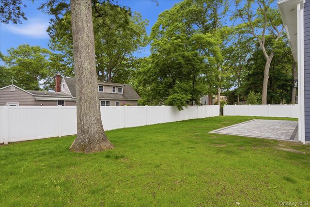 218 W Tyler Avenue, Miller Place, NY 11764