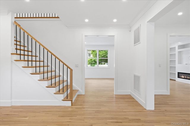 218 W Tyler Avenue, Miller Place, NY 11764