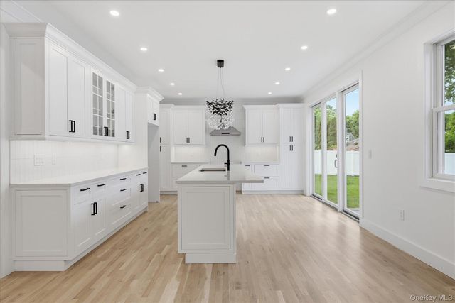 218 W Tyler Avenue, Miller Place, NY 11764