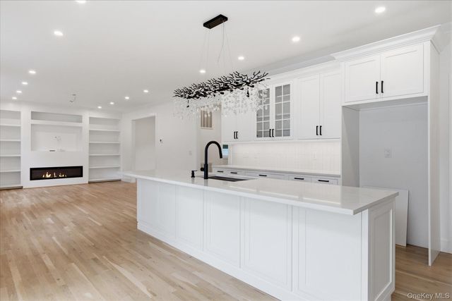 218 W Tyler Avenue, Miller Place, NY 11764