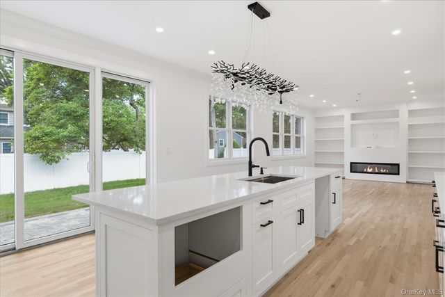 218 W Tyler Avenue, Miller Place, NY 11764