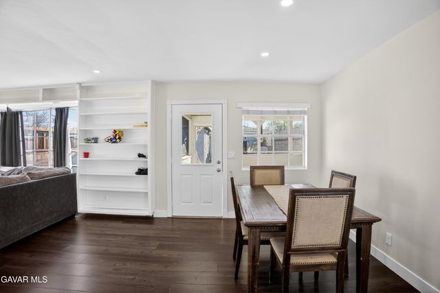 538 W Avenue J4, Lancaster, CA 93534