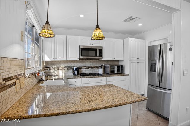 538 W Avenue J4, Lancaster, CA 93534