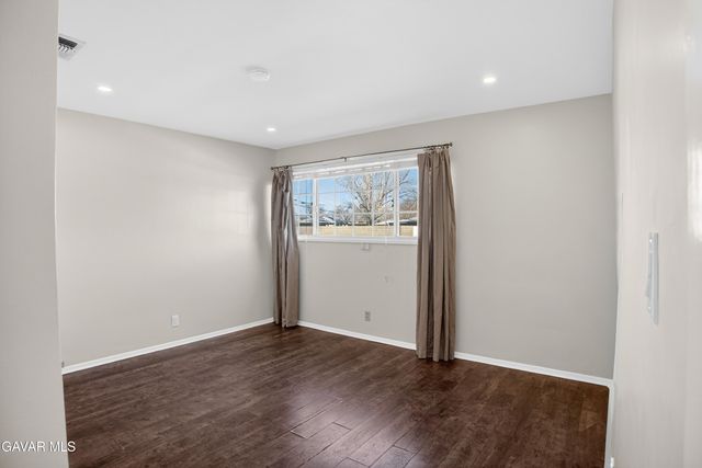 538 W Avenue J4, Lancaster, CA 93534