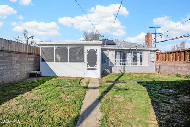 538 W Avenue J4, Lancaster, CA 93534