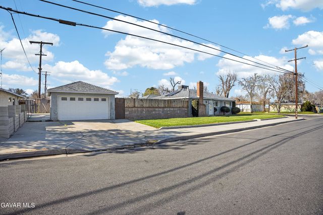 538 W Avenue J4, Lancaster, CA 93534