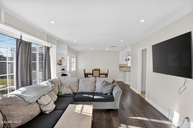 538 W Avenue J4, Lancaster, CA 93534