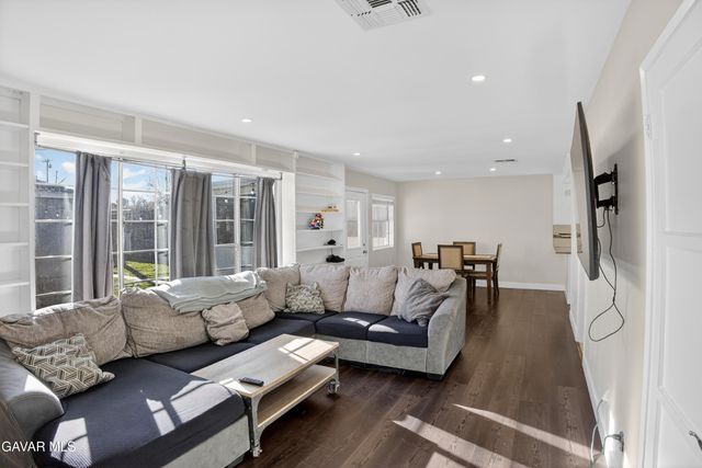 538 W Avenue J4, Lancaster, CA 93534