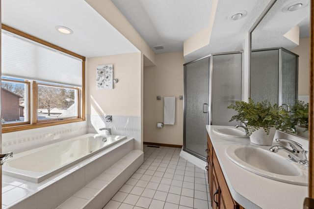 3588 Tiffany Lane, Shoreview, MN 55126